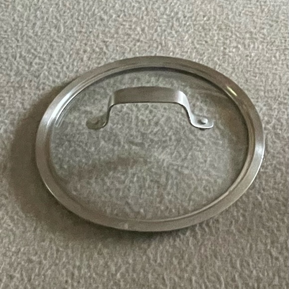 Stovetop Pot Glass Lid
Small Dent in Lip Area
See pictures for measurements - Picture 4 of 11